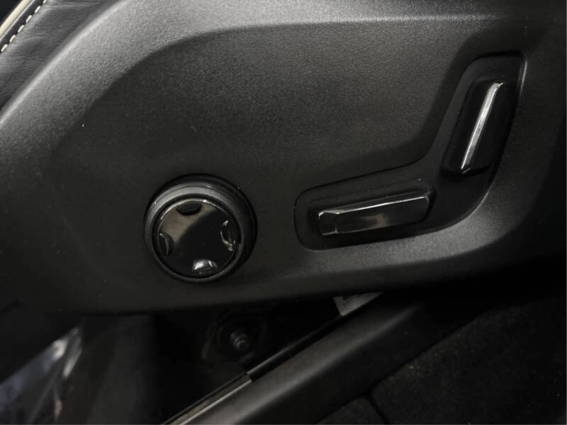 2018 Volvo XC60 T5 R-Design