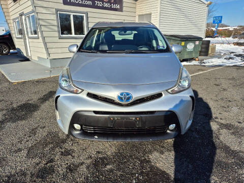 2015 Toyota Prius v Five