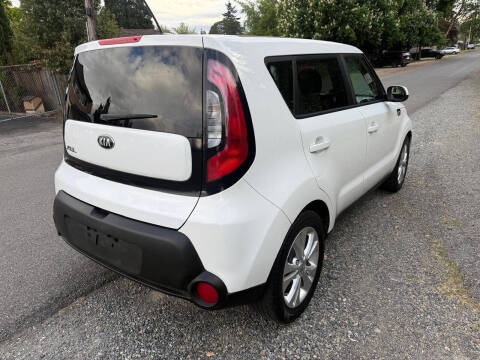 2015 Kia Soul +