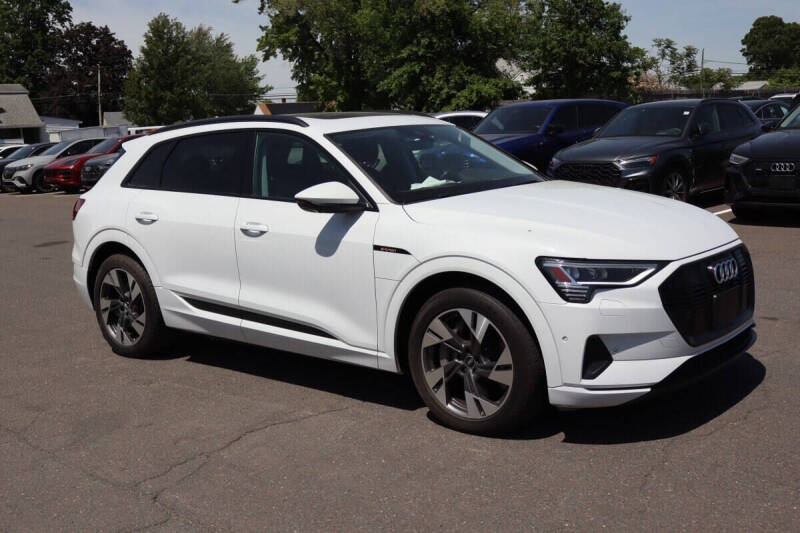2021 Audi e-tron quattro Premium