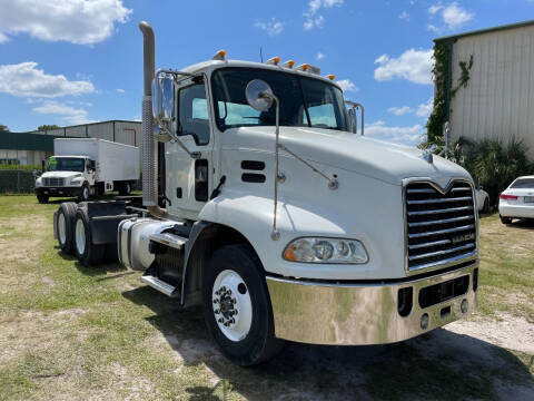 2016 Mack Pinnacle Day Cab Tractor