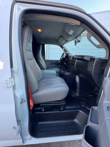 2017 Chevrolet Express 2500