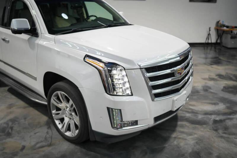 2018 Cadillac Escalade Luxury