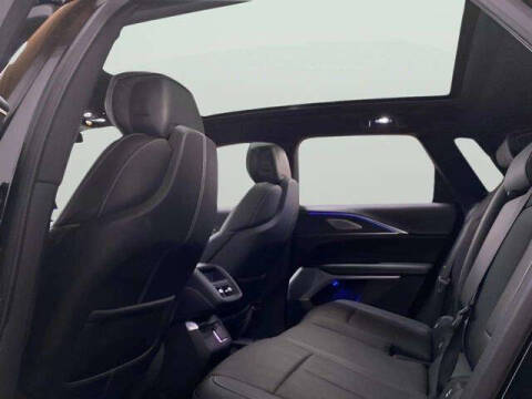 2024 Cadillac LYRIQ Luxury 2