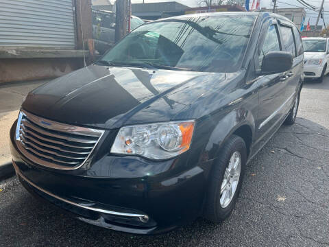 2012 Chrysler Town and Country for sale at Deleon Mich Auto Sales in Yonkers NY