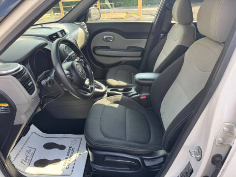 2016 Kia Soul +