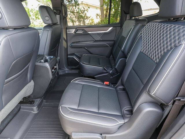 2025 GMC Acadia Denali