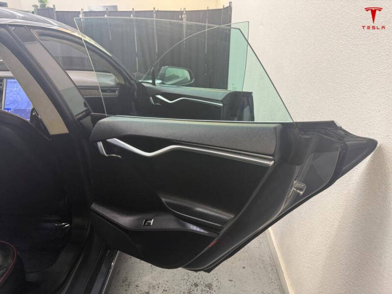 2013 Tesla Model S Performance