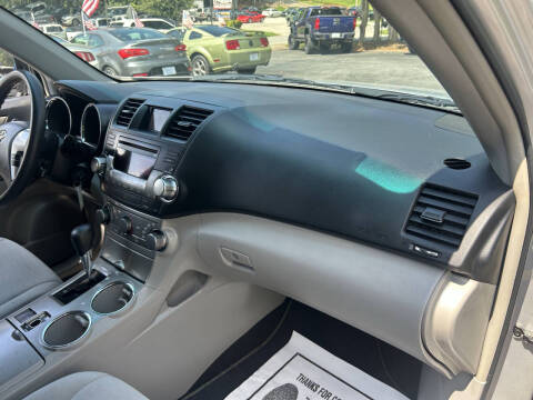 2012 Toyota Highlander SE