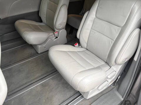 2018 Toyota Sienna XLE Premium 7-Passenger