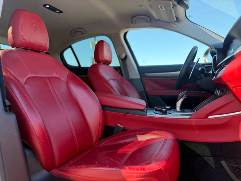 2018 Alfa Romeo Stelvio Sport