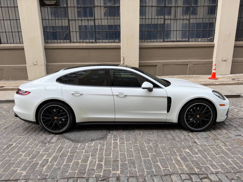 2018 Porsche Panamera 4