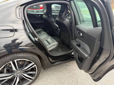 2019 Volvo S60 T6 R-Design