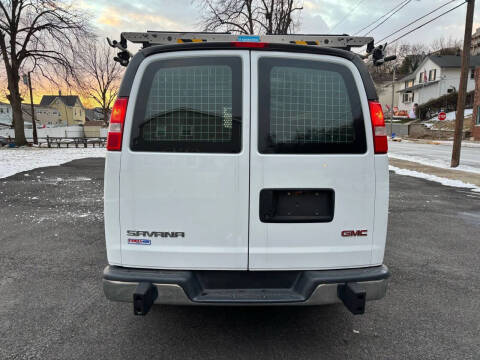 2017 GMC Savana 2500