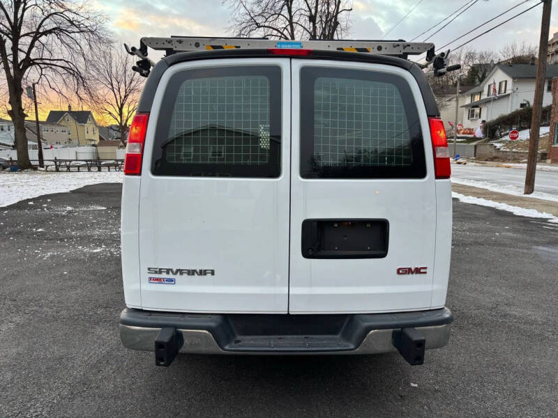2017 GMC Savana 2500