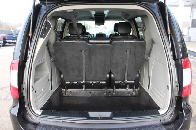 2015 Chrysler Town and Country Touring