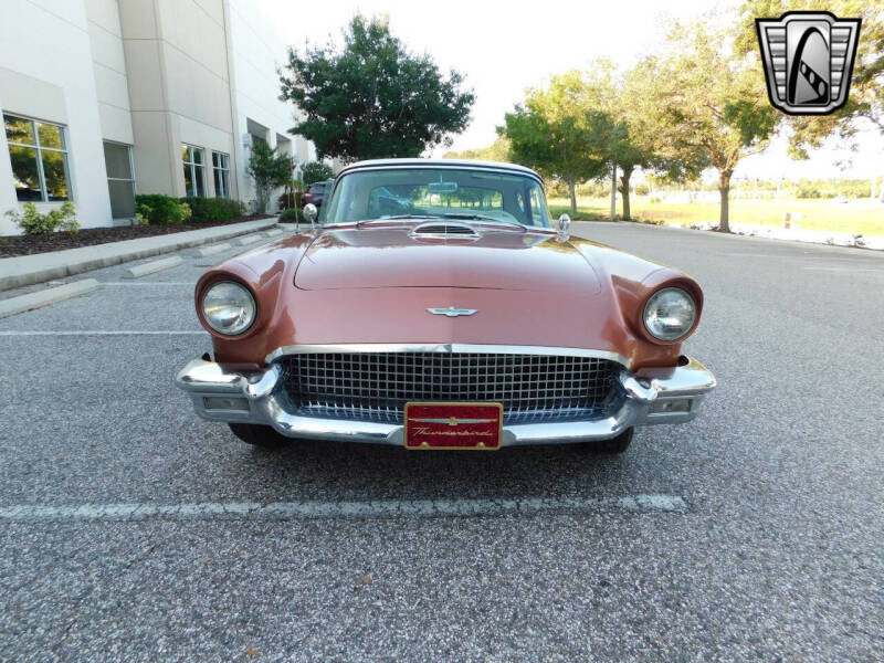 1957 Ford Thunderbird
