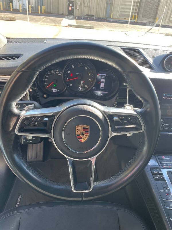 2017 Porsche Macan