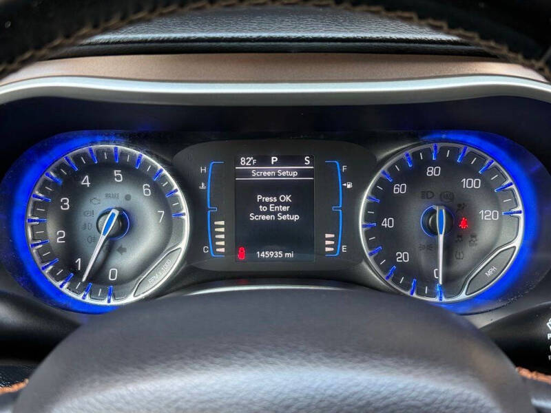 2017 Chrysler Pacifica Touring-L