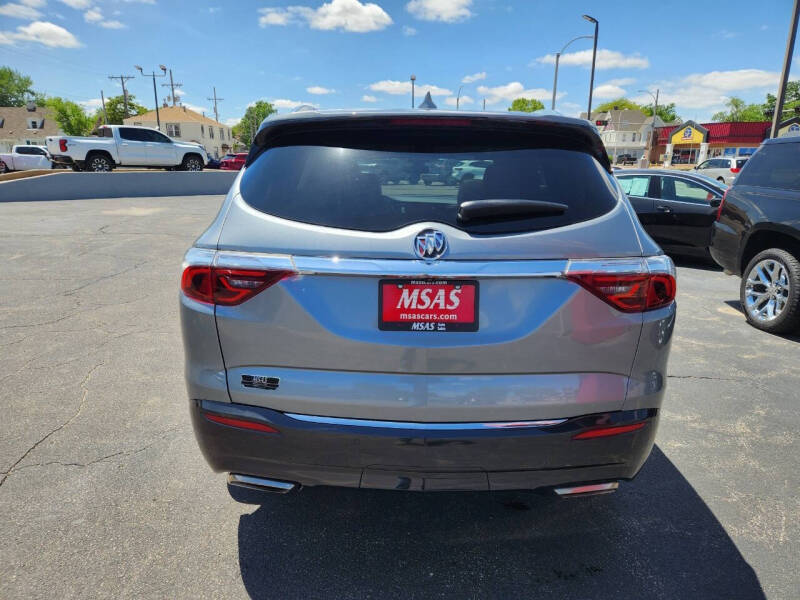 2023 Buick Enclave Essence