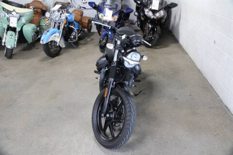 2021 Moto Guzzi V7 Stone