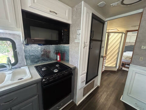 2005 Freightliner XCS Chassis