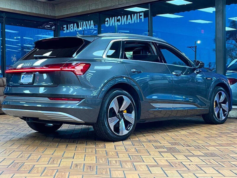 2019 Audi e-tron quattro Prestige