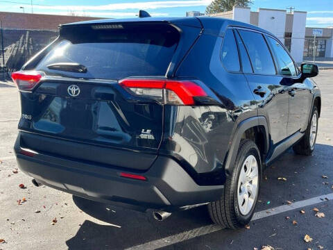 2024 Toyota RAV4 LE