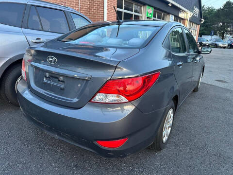 2012 Hyundai Accent GLS