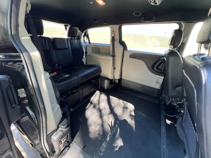 2019 Dodge Grand Caravan SXT 35th Anniversary Edition