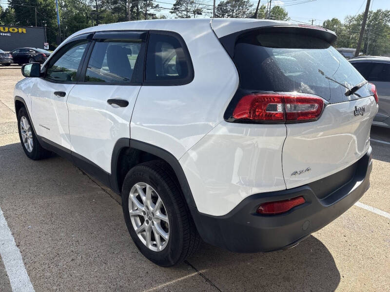 2017 Jeep Cherokee Sport
