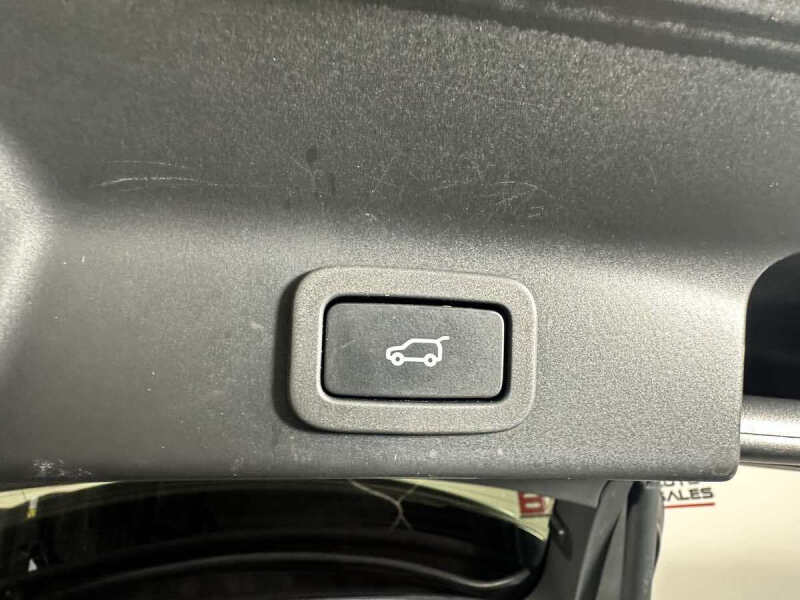 2020 Jaguar F-PACE SVR