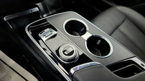 2024 Cadillac LYRIQ Luxury 3