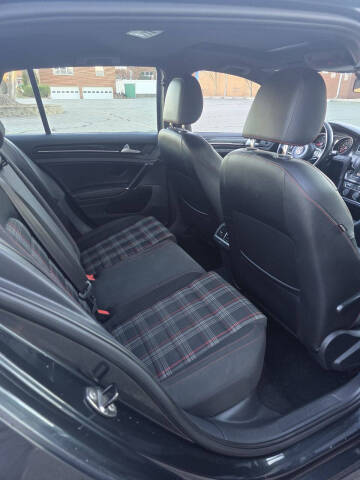 2016 Volkswagen Golf GTI SE