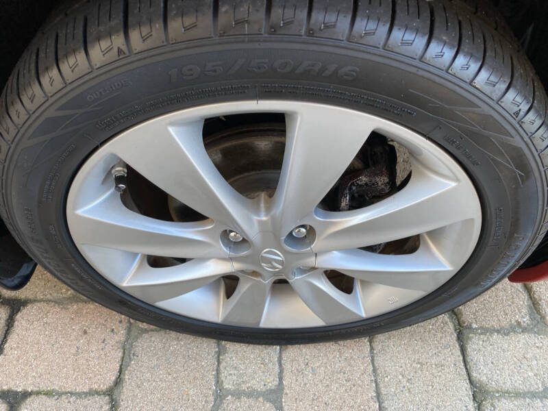 2013 Hyundai Accent SE