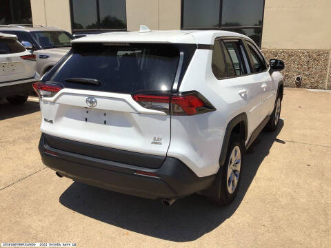 2022 Toyota RAV4 LE