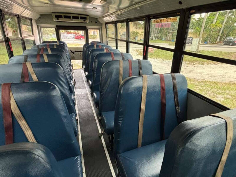 2009 Freightliner Thomas Safeliner