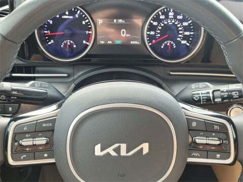 2023 Kia Carnival EX