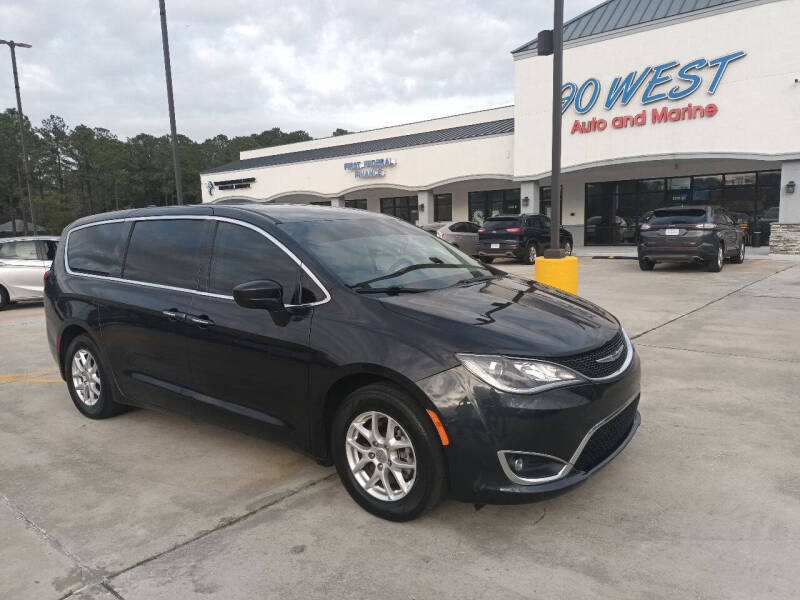 2020 Chrysler Pacifica Touring's photo