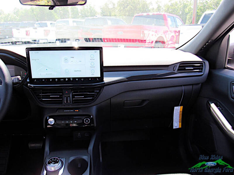 2025 Ford Escape Hybrid ST-Line