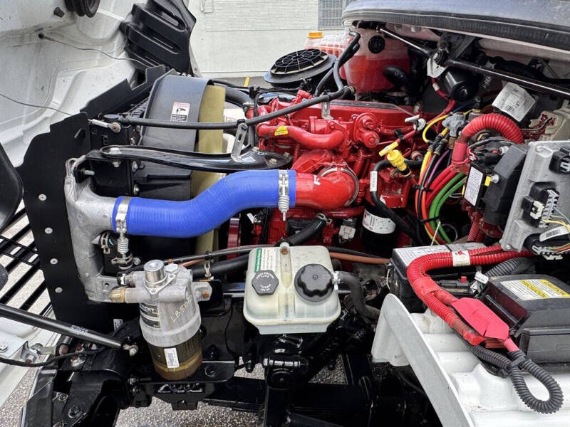 2020 Freightliner M2 106