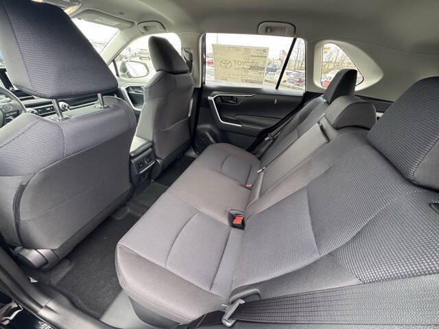 2025 Toyota RAV4 Hybrid LE