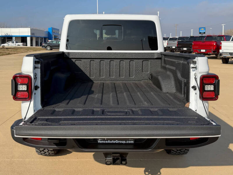 2025 Jeep Gladiator High Tide