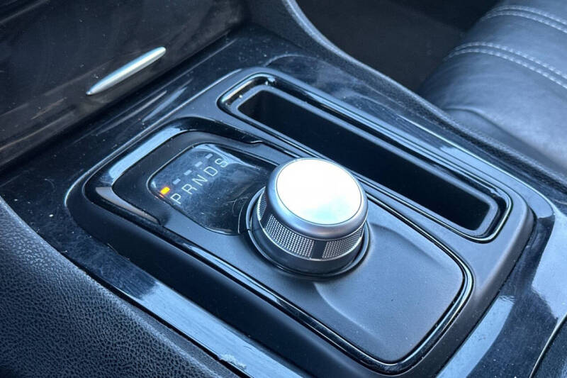 2018 Chrysler 300 S