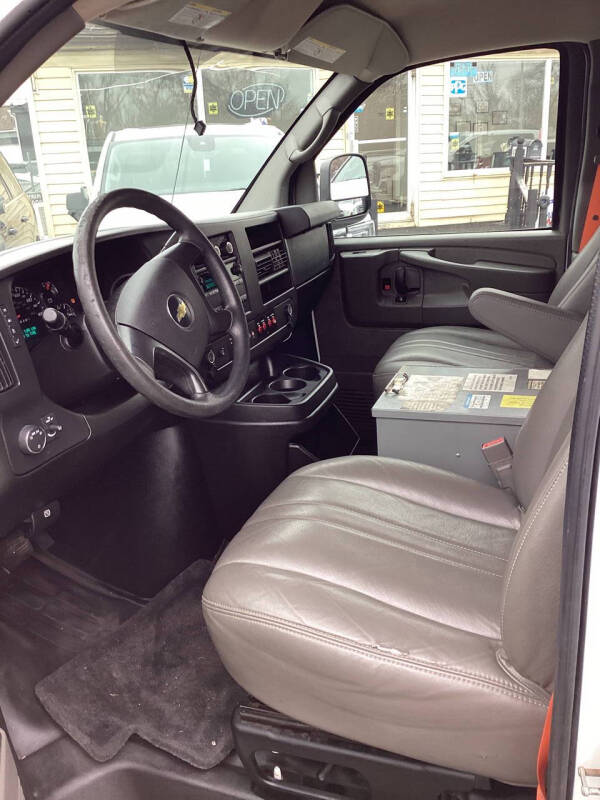 2015 Chevrolet Express Cargo Work Van photo 20