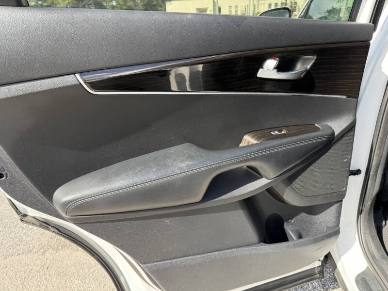 2020 Kia Sorento LX V6