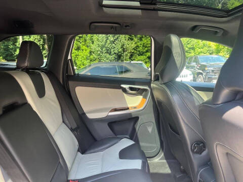 2015 Volvo XC60 T6 Drive-E Platinum
