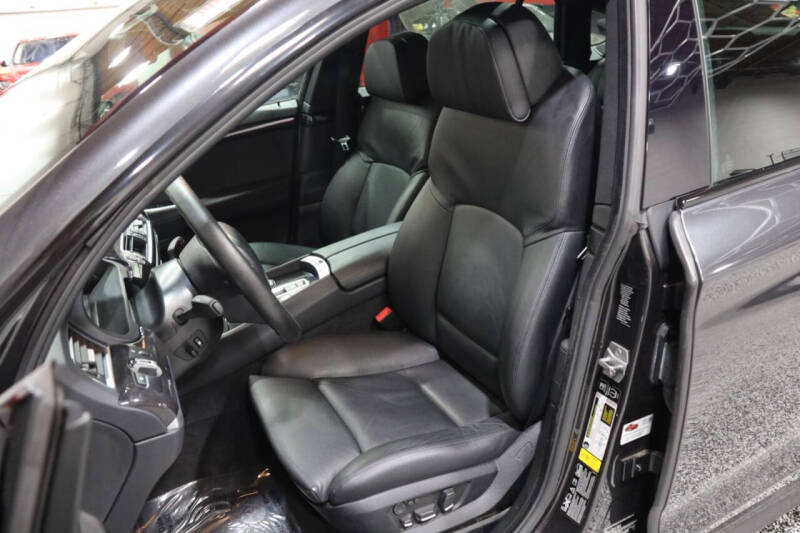 2013 BMW 5 Series 550i xDrive Gran Turismo