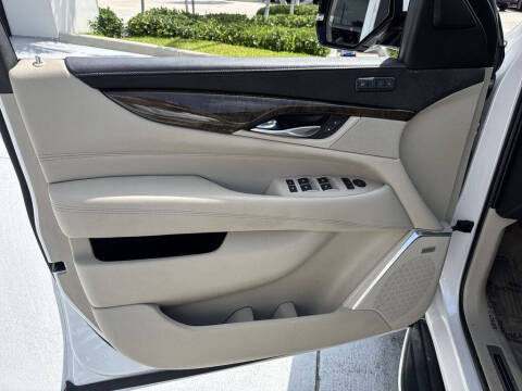 2018 Cadillac Escalade Luxury