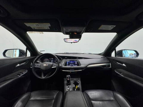 2022 Cadillac XT4 Premium Luxury